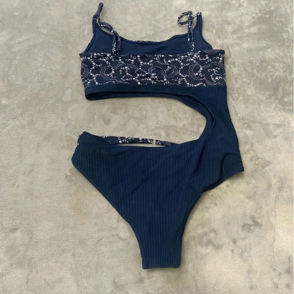 New! Frankie’s Bikinis Thea Ribbed One-piece Swimsuit navy blue 24128